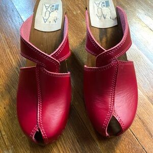 Troentorp Maguba Peep Toe Leather Swedish Clogs 39